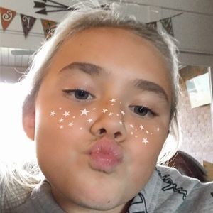 Meet your Posher, Addi